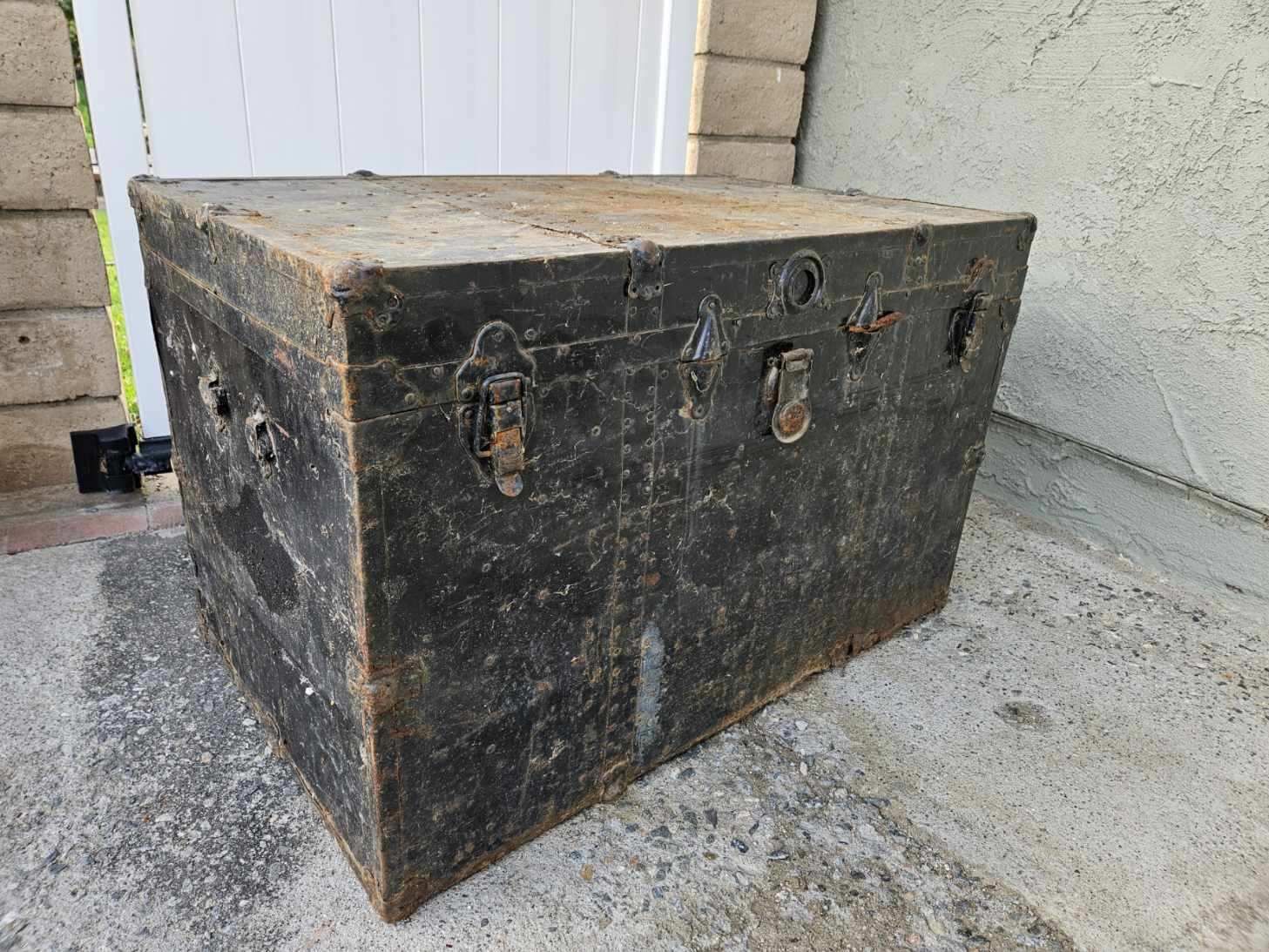 Halloween Prop Steamer Trunk