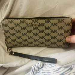 Michael Kors Blk & Gray Wallet