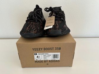 YEEZY 350 MX ROCK SIZE 4 1/2 DS NEW BELOW RETAIL PRICE !