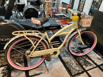 Margaritaville Beach Cruiser 26 inch 3 speed very good condition