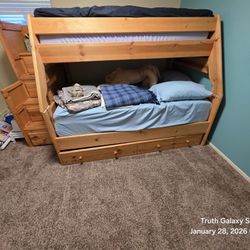 Solid Wood BunkBed Twin/Full W/Trundle 