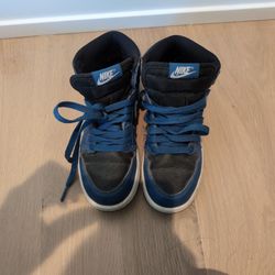 Kids Air Jordan Gym Shoes 2Y