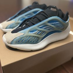 Yeezy 700 V3
