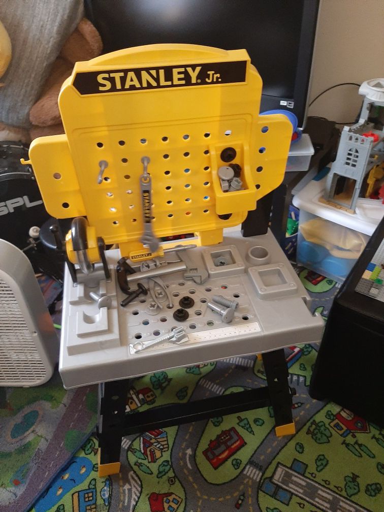 Stanley jr toy tool bench