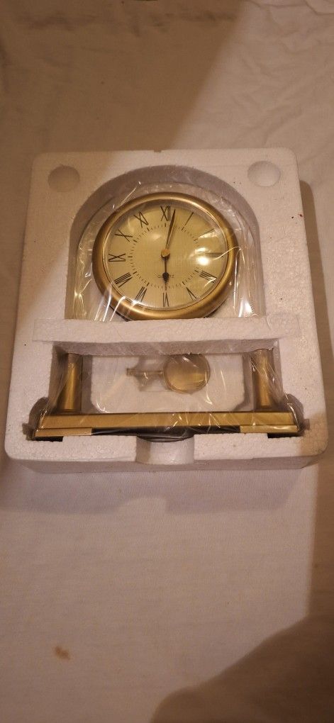 New In Box 1998 Vintage Quartz Gold Desk Clock 20th Century Plastic Frame