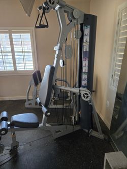 Life Fitness G3 Home Gym w/ Leg Press