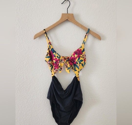 NEW Sea Angel Open Halter Tie One-Piece Swimsuit Size Small