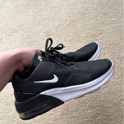 Nike Air Max Motion Women’s