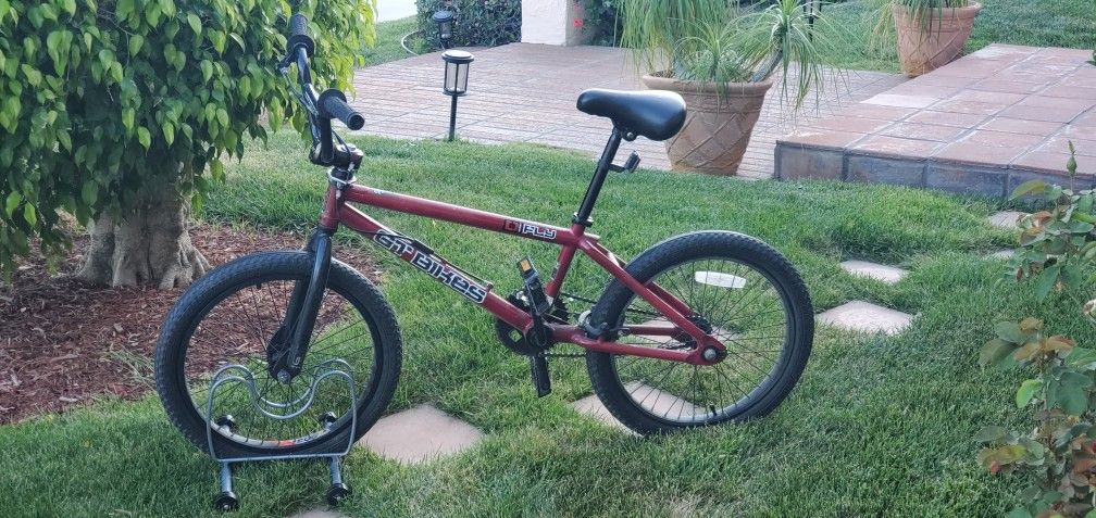 GT D Spec Fly BMX Bike