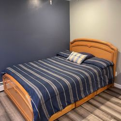 Queen Size Platform Bed With 3 Drawers