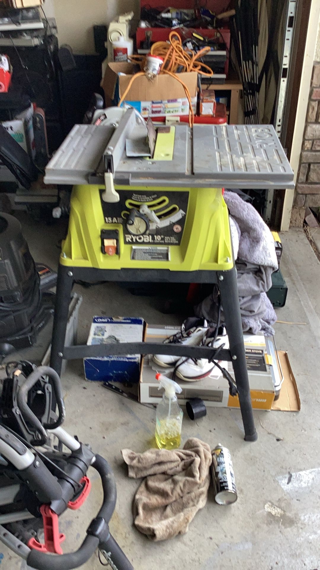 RYOBI 10 inch table saw works perfect excellent condition with the table