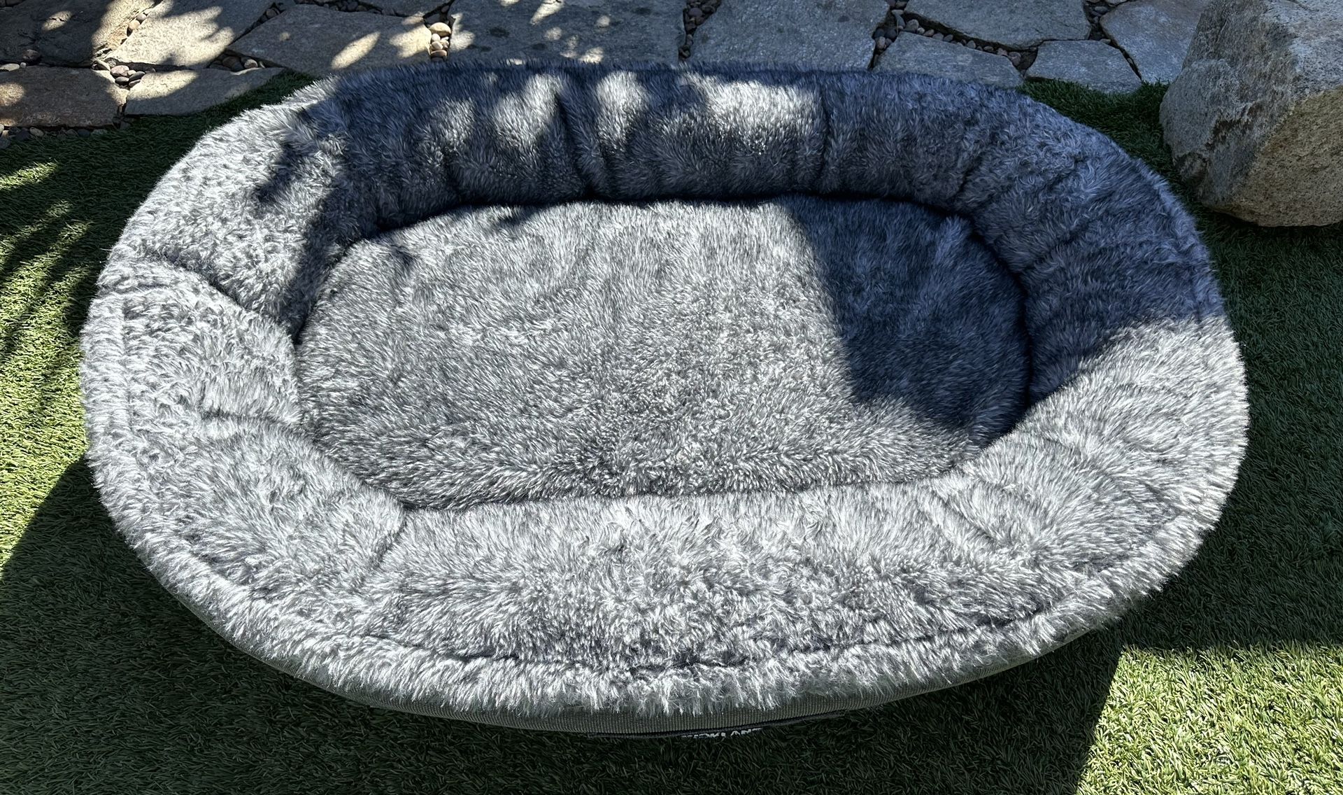 Kirkland Signature Oval Cuddler Pet Bed