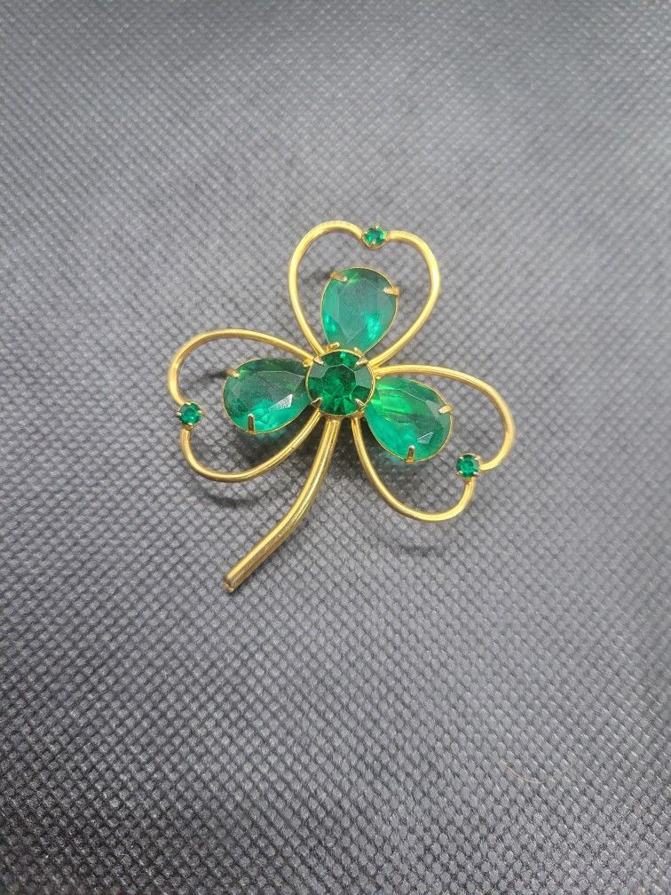 Green And Gold Clover Color Brooch 