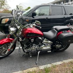 2009 Red Yamaha V-Star 1100 CC *Only 8,800 Miles*