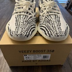 Yeezy Boost 350 V2 “Zebra” Never Been Worn