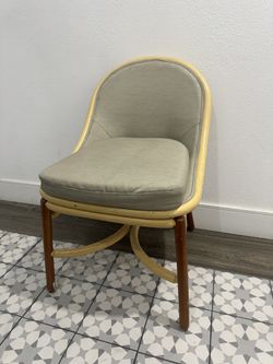 ACCENT  CHAIR 