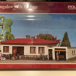 HO Scale Vintage Train Bungalow With Garage