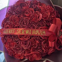 Bear And Eternal Roses 