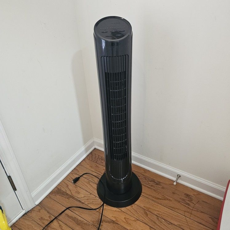 Omnibreeze Tower Fan With Remote 