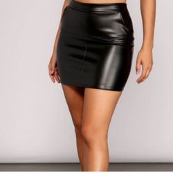 Windsor Faux Leather Mini Skirt size M