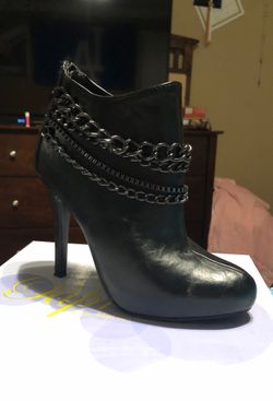 Paprika black heel bootie 5 1/2