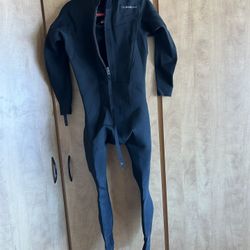 Quicksilver Wet Suit And Surf Booties