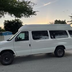 2010 Ford E-250 extended