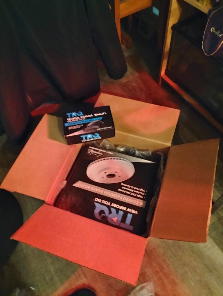 Rear Brake Pads And Rotors 