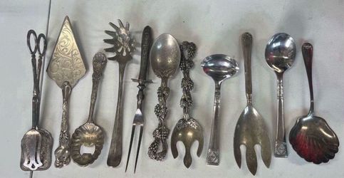 Serving Utensils set of 11 pieces.