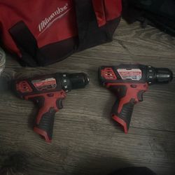 2 Milwaukee M12 12V Cordless 3/8 in. Drill Driver And bag 