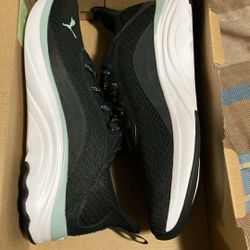 Woman Puma Shoes