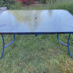 Free Outdoor Table 