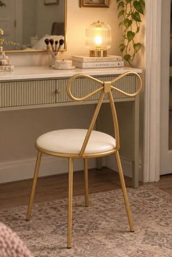 Bow back vanity chair