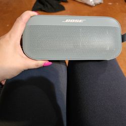  Bose Waterproof Speaker 