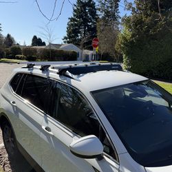 Rhino roof Rack with wind shield