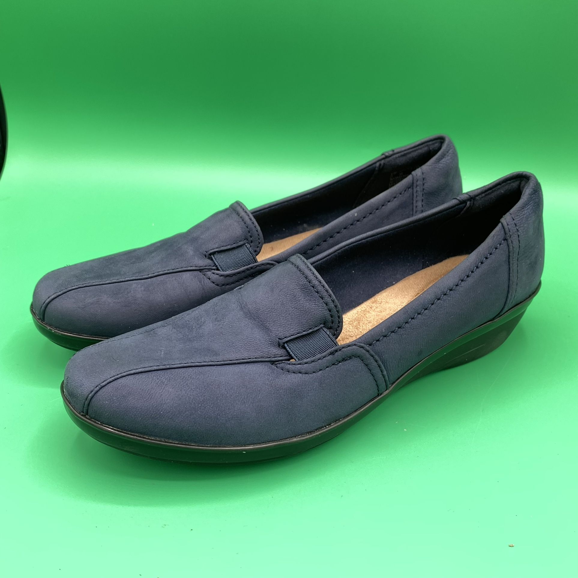 CLARKS Collection US Women’s Size 7 Navy Nubuck Leather Low Wedge Loafers Shoes