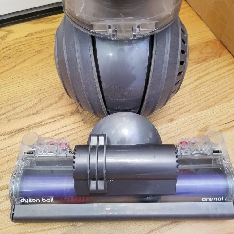 NEW cond DYSON BIG BALL , ANIMAL PLUS VACUUM , WORKS EXCELLENT , In THE BOX , All ATT , S