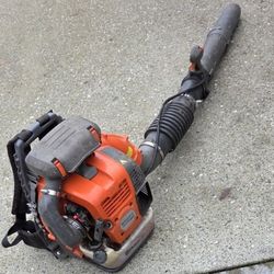 Husqvarna 570BTS commercial-grade backpack leaf blower.