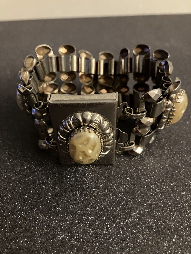 Vintage Silver Tone Faux Pearl Eggshell White Cabochon Panel Bracelet Hinged Clip