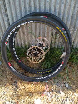 Valor 29er carbon no tubes tires