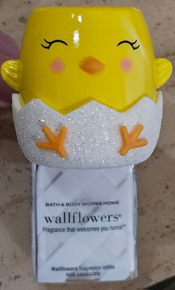 Bath and Body Works Chick 🐣Wallflower Plug 