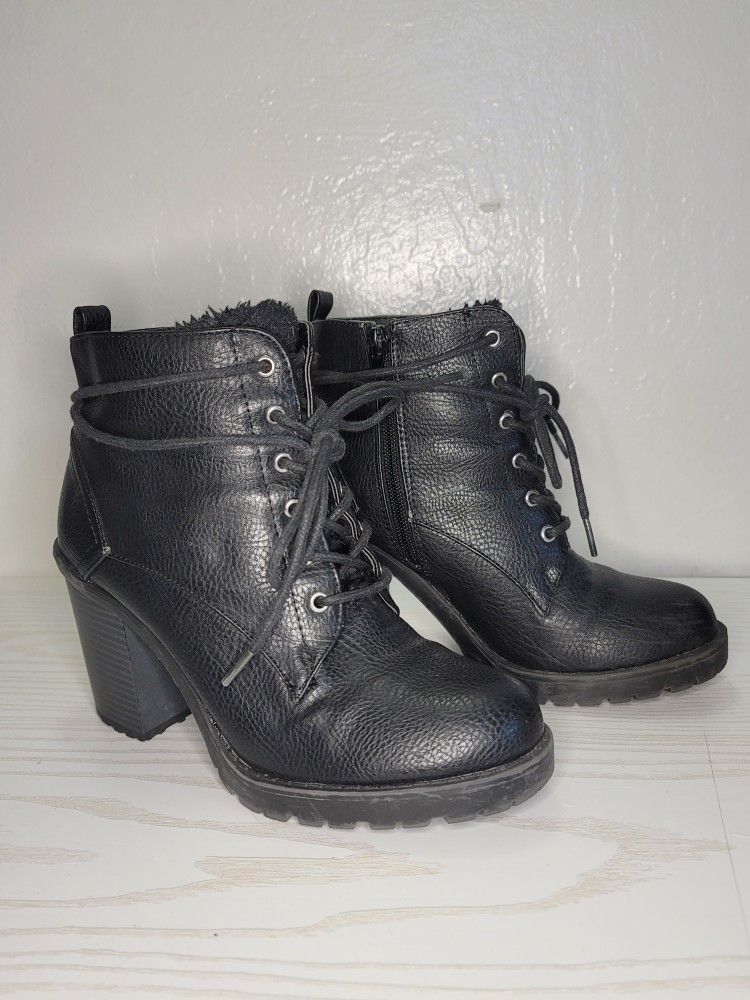 JustFab Chylsea Lave-up Booties With Fur Detail 5.5