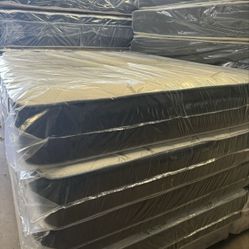 NEW [Queen Hybrid Mattress Free Boxspring]