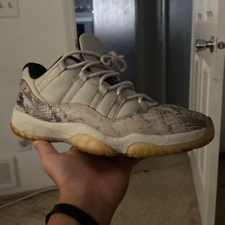 jordan 11 low 