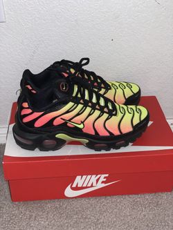 WMNS AIR MAX PLUS 
