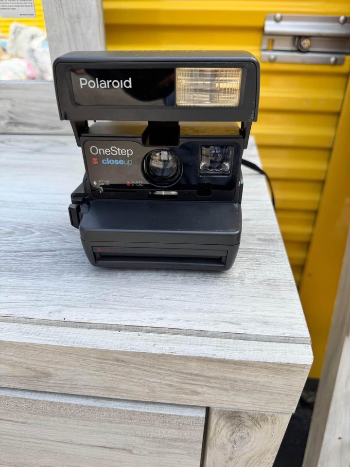 VINTAGE POLAROID CAMERA ONESTEP CLOSEUP