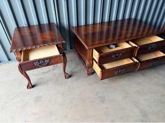 Broyhill Coffe table end table living room set