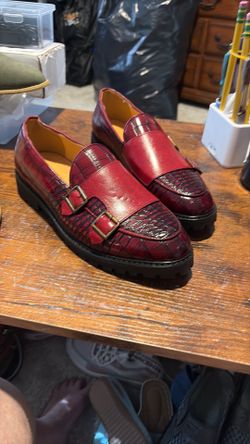 Unisex red/black loafer