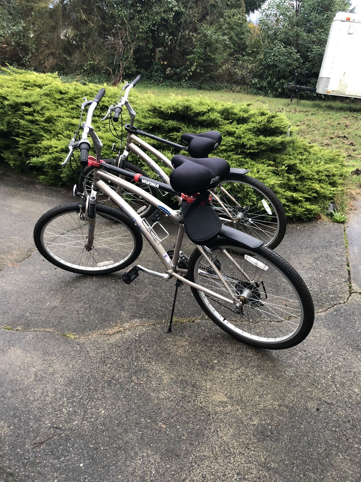 Hardly used LandRider Auto Shift Adult Bikes for Sale in Seattle, WA