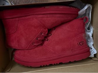 UGG size 4